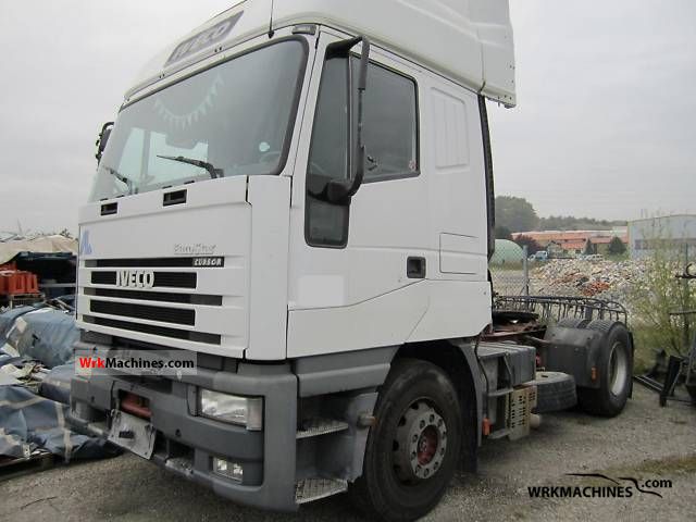 2001 IVECO EuroStar 440 Semi-trailer truck Standard tractor/trailer unit photo