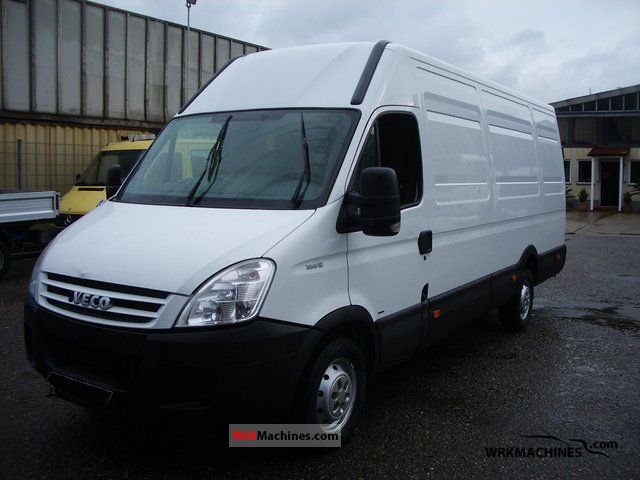 2009 IVECO Daily II 35 S 12 V Van or truck up to 7.5t Box-type delivery van - high and long photo