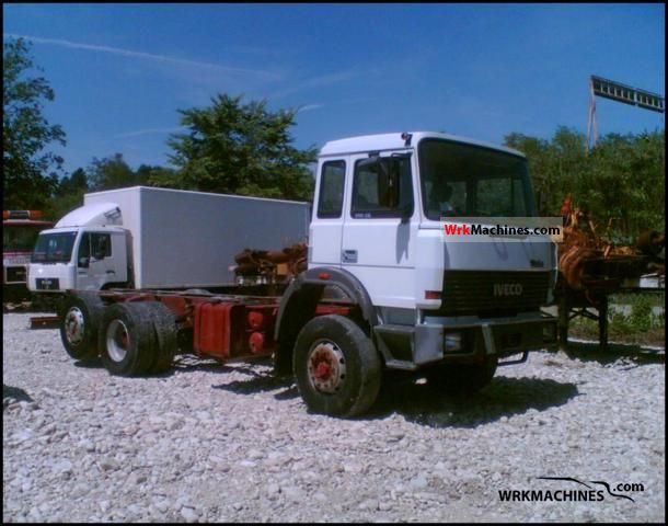 1990 IVECO TurboTech 190-26 Truck over 7.5t Chassis photo