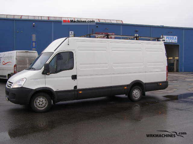 2007 IVECO Daily III 35S14 Van or truck up to 7.5t Box-type delivery van - long photo