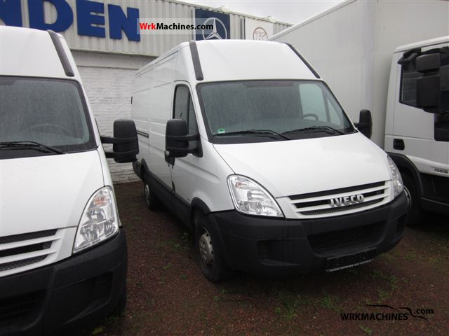 2009 IVECO Daily III 29L12 Van or truck up to 7.5t Box-type delivery van - high photo