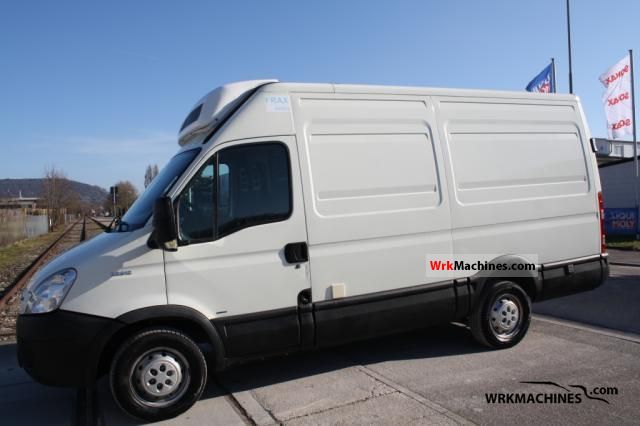 2007 IVECO Daily I 35-12 Van or truck up to 7.5t Refrigerator box photo
