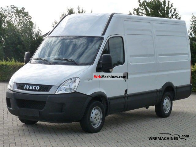 2009 IVECO Daily II 35 S 13 Van or truck up to 7.5t Box-type delivery van - high and long photo
