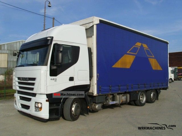 2008 IVECO Stralis 260S42 Truck over 7.5t Stake body and tarpaulin photo