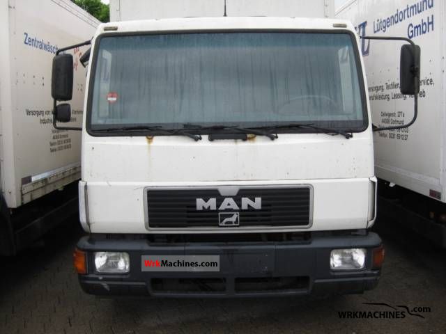 1994 MAN L 2000 8.153 Van or truck up to 7.5t Box photo