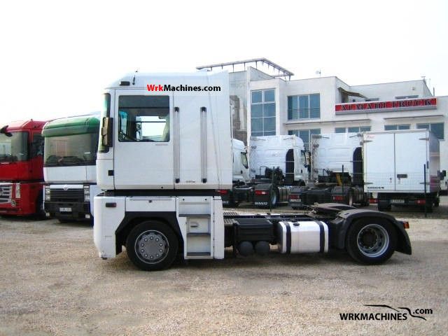 2005 RENAULT Magnum 440.18 Semi-trailer truck Standard tractor/trailer unit photo